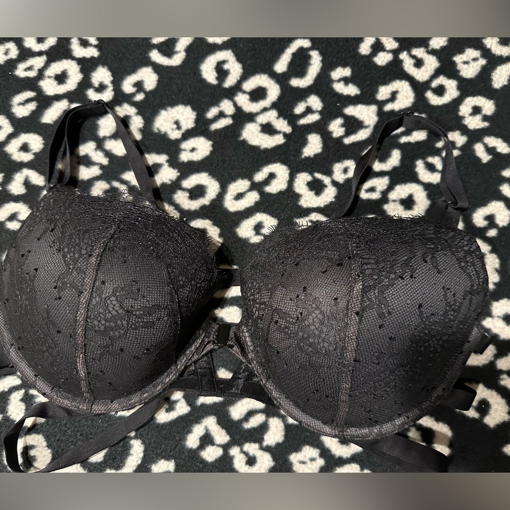 VS 36D Black Sexy as hell bra Nwot